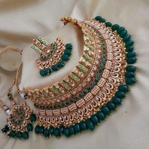 Jayas Necklace Set